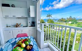 Le Studio 67 vue mer, accès à la plage des Alizés